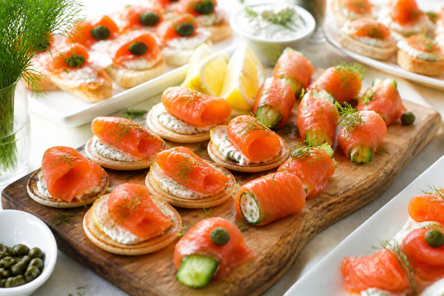 Assortiment damuse bouches au saumon fume